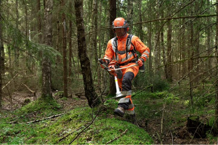 Купить Куртка Technical B&T High Viz (5972459-54). Официальный магазин Хускварна Украина, фирменная гарантия с доставкой по Украине.