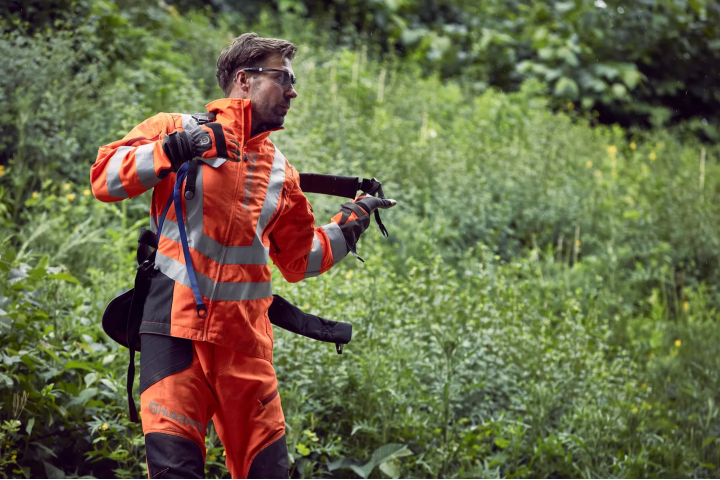 Купить Куртка Technical B&T High Viz (5972459-58). Официальный магазин Хускварна Украина, фирменная гарантия с доставкой по Украине.