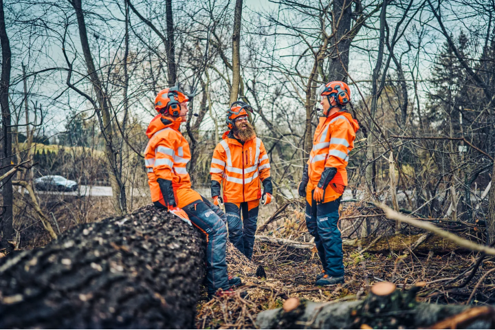 Купити Куртка від дощу Technical Vent High Viz (5976626-42). Офіційний магазин Хускварна Україна, фірмова гарантія з доставкою по Украіні