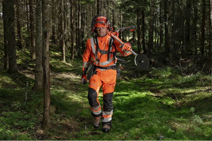 Купить Штани Technical B&T High Viz (5972462-60). Официальный магазин Хускварна Украина, фирменная гарантия с доставкой по Украине.