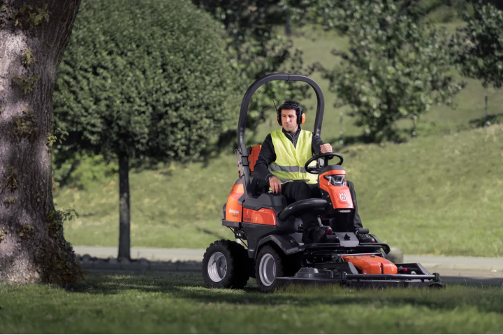 Купити Райдер Husqvarna P 524XR EFI (9706017-01). Офіційний магазин Хускварна Україна, фірмова гарантія з доставкою по Украіні