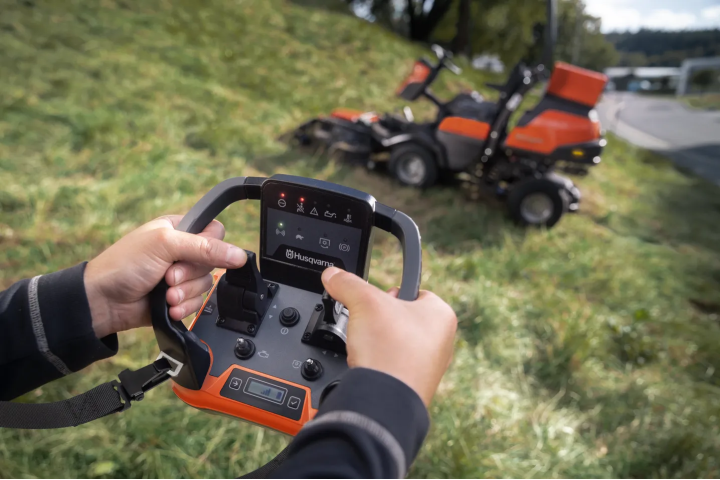 Купити Райдер Husqvarna P 524XR EFI (9706017-01). Офіційний магазин Хускварна Україна, фірмова гарантія з доставкою по Украіні