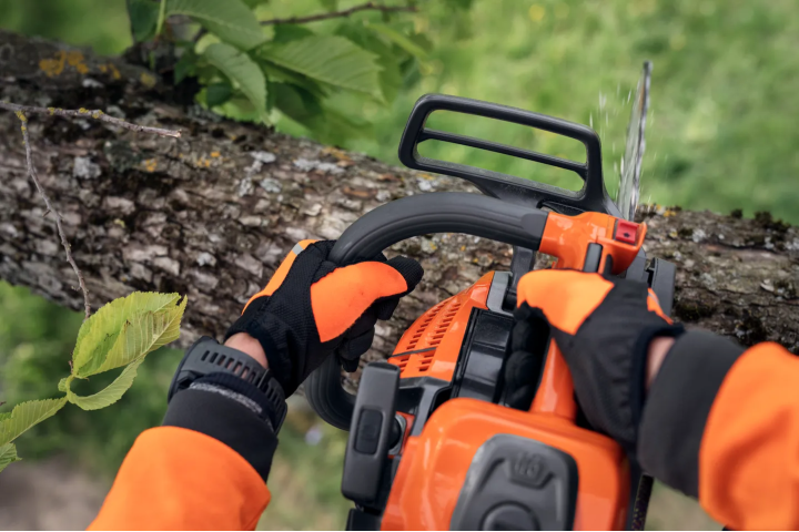 Купити Бензопила Husqvarna T540XP III (9707932-14). Офіційний магазин Хускварна Україна, фірмова гарантія з доставкою по Украіні