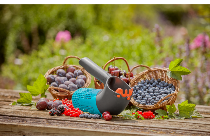 Купить Плодосъемник Gardena Combisystem BerryPicker для сбора ягод (17400-20.000.00). Официальный магазин Хускварна Украина, фирменная гарантия с доставкой по Украине.