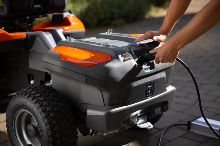 Купити Зарядний пристрій Husqvarna PS 900C (5388998-01). Офіційний магазин Хускварна Україна, фірмова гарантія з доставкою по Украіні