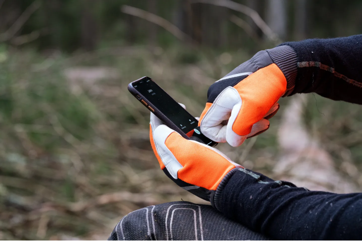 Купить Перчатки Husqvarna Functional 16 с защитой, размер 12 (5996516-12). Официальный магазин Хускварна Украина, фирменная гарантия с доставкой по Украине.