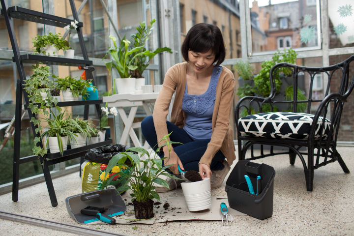 Купить Комплект ручных инструментов Gardena для балконных растений в кейсе (08970-20.000.00). Официальный магазин Хускварна Украина, фирменная гарантия с доставкой по Украине.