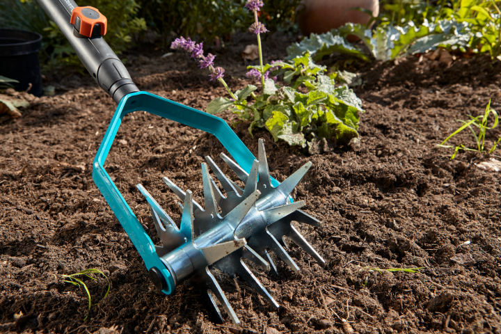 Купити Культиватор ручний Gardena Combisystem, 4 зірки, 14 см (03196-20.000.00). Офіційний магазин Хускварна Україна, фірмова гарантія з доставкою по Украіні