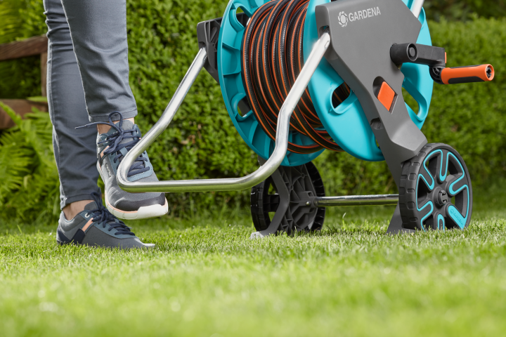 Купити Візок для шланга Gardena AguaRoll M Easy (18515-20.000.00). Офіційний магазин Хускварна Україна, фірмова гарантія з доставкою по Украіні