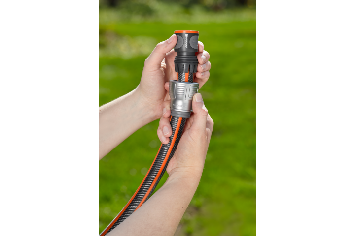 Купить Соединитель Gardena Premium для шланга 19 мм (3/4") (18256-20.000.00). Официальный магазин Хускварна Украина, фирменная гарантия с доставкой по Украине.