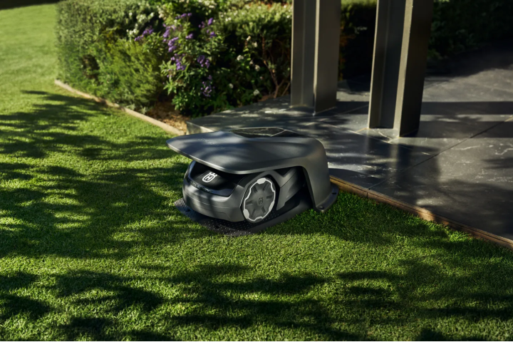 Купити Навіс зарядної станції газонокосарок Husqvarna Automower Aspire R4 (5366618-01). Офіційний магазин Хускварна Україна, фірмова гарантія з доставкою по Украіні
