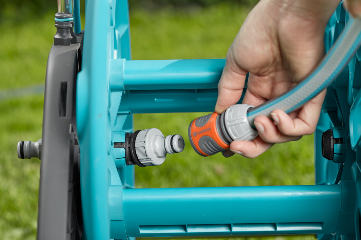 Купити Візок для шланга Gardena AguaRoll M Easy (18515-20.000.00). Офіційний магазин Хускварна Україна, фірмова гарантія з доставкою по Украіні