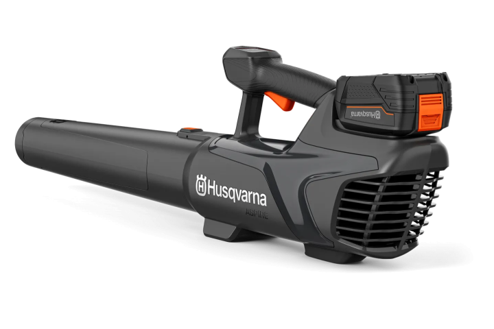 Купити Акумуляторний повітродув Husqvarna Aspire B8X-P4A KIT (АКБ+ЗП) (9706204-04). Офіційний магазин Хускварна Україна, фірмова гарантія з доставкою по Украіні