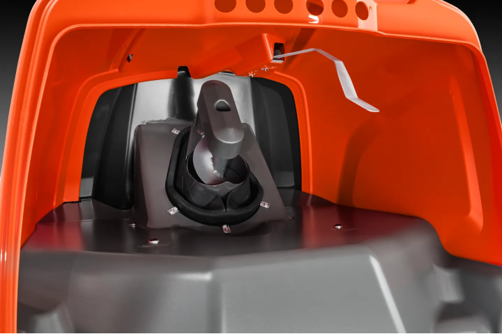 Купити Райдер Husqvarna RC 320Ts AWD (9706212-01). Офіційний магазин Хускварна Україна, фірмова гарантія з доставкою по Украіні