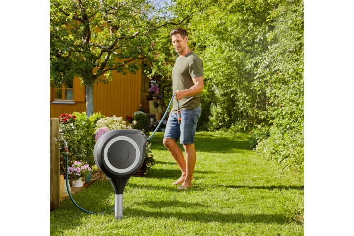 Купити Котушка зі шлангом Gardena RollUp M 20м (18616-20.000.00). Офіційний магазин Хускварна Україна, фірмова гарантія з доставкою по Украіні