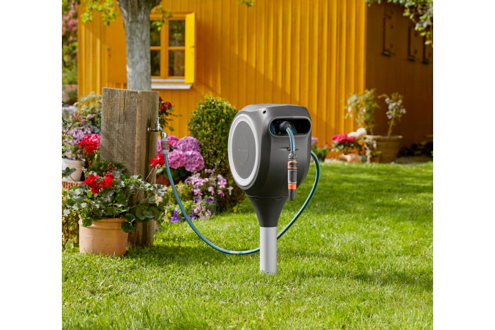 Купити Котушка зі шлангом Gardena RollUp M 20м (18616-20.000.00). Офіційний магазин Хускварна Україна, фірмова гарантія з доставкою по Украіні