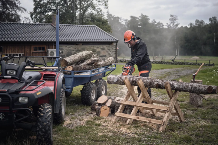 Купити Акумуляторна пила Husqvarna 340i 14" (9679879-14). Офіційний магазин Хускварна Україна, фірмова гарантія з доставкою по Украіні