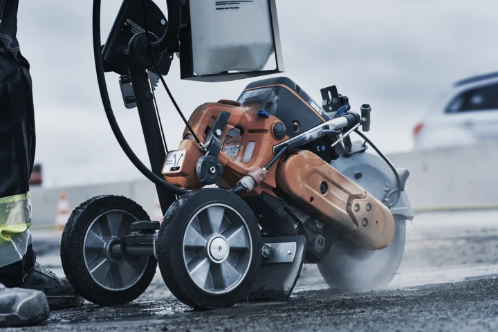 Купить Бензорез Husqvarna K770, 14"/350мм (9676821-01). Официальный магазин Хускварна Украина, фирменная гарантия с доставкой по Украине.