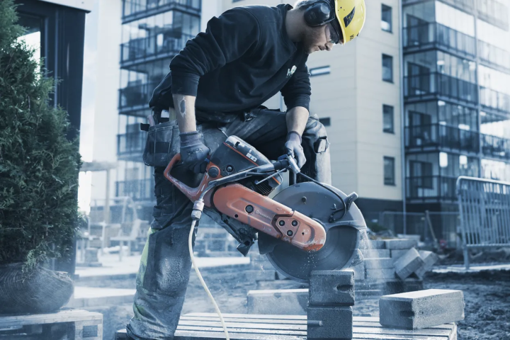 Купить Бензорез Husqvarna K770, 14"/350мм (9676821-01). Официальный магазин Хускварна Украина, фирменная гарантия с доставкой по Украине.