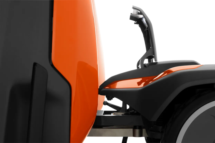 Купить Газонокосилка-робот Husqvarna CEORA 546 EPOS (9707499-01). Официальный магазин Хускварна Украина, фирменная гарантия с доставкой по Украине.