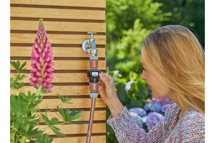 Купити Лічильник води Gardena Aquacount електронний (18350-20.000.00). Офіційний магазин Хускварна Україна, фірмова гарантія з доставкою по Украіні