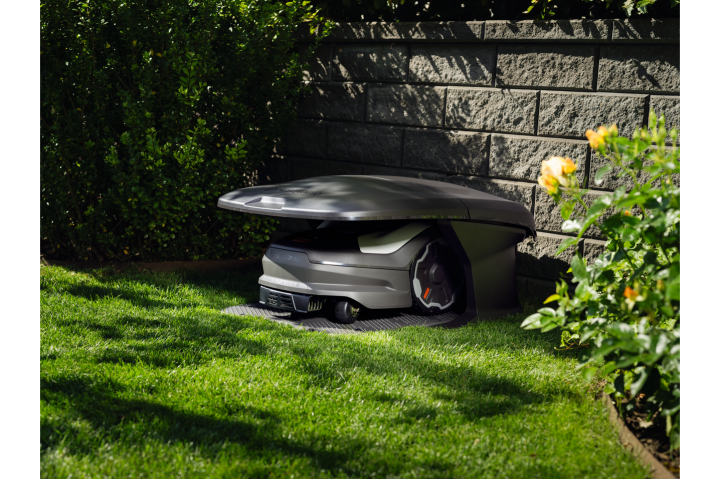 Купити Automower® навіс до зарядної станції Large, до роботів AWD та 400/500 серії (5405465-01). Офіційний магазин Хускварна Україна, фірмова гарантія з доставкою по Украіні