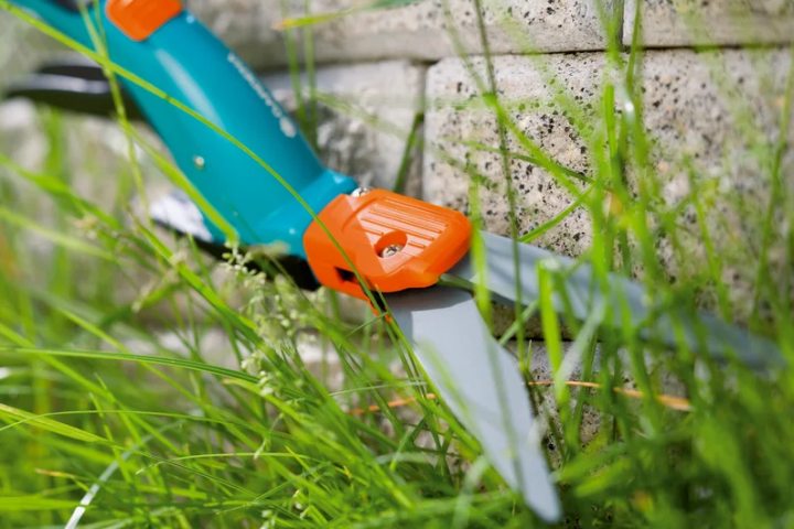 Купити Ножиці для трави Gardena Comfort поворотні (08734-20.000.00). Офіційний магазин Хускварна Україна, фірмова гарантія з доставкою по Украіні