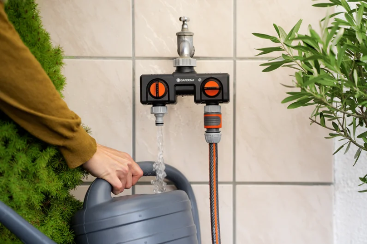 Купити Розподілювач Gardena 2-канальний Premium (08193-20.000.00). Офіційний магазин Хускварна Україна, фірмова гарантія з доставкою по Украіні