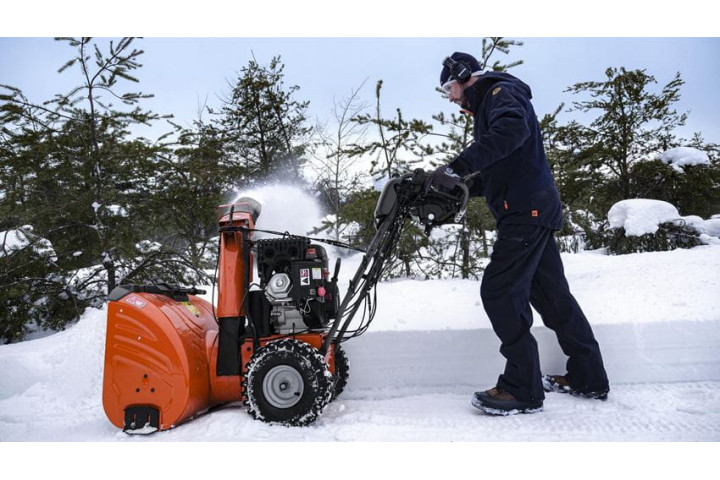 Купить Снегоочиститель Husqvarna ST 330 (9705291-01). Официальный магазин Хускварна Украина, фирменная гарантия с доставкой по Украине.