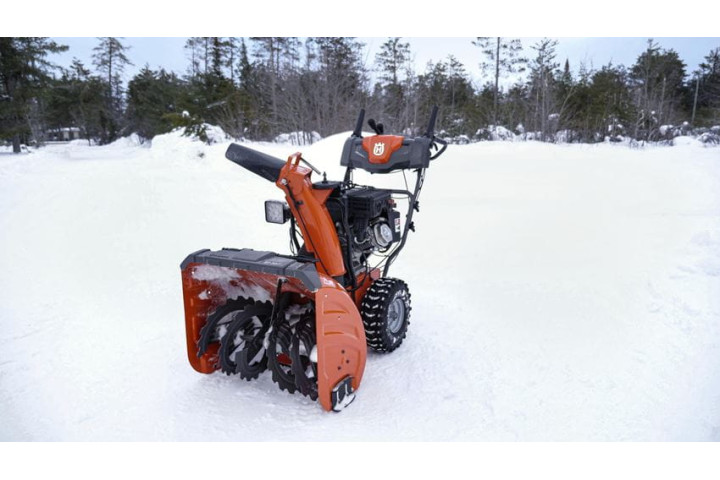 Купить Снегоочиститель Husqvarna ST 330 (9705291-01). Официальный магазин Хускварна Украина, фирменная гарантия с доставкой по Украине.