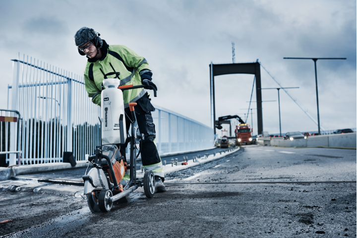 Купить Тележка бензореза с баком Husqvarna КV 7, до K770 (5877684-01). Официальный магазин Хускварна Украина, фирменная гарантия с доставкой по Украине.
